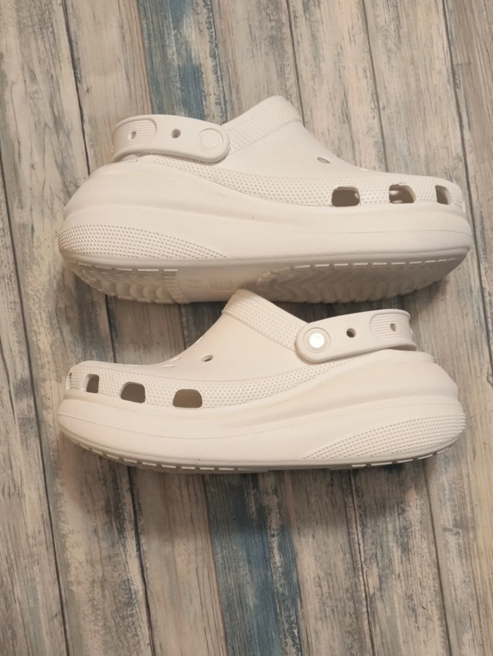Women's Size 8 Platform Crocs
